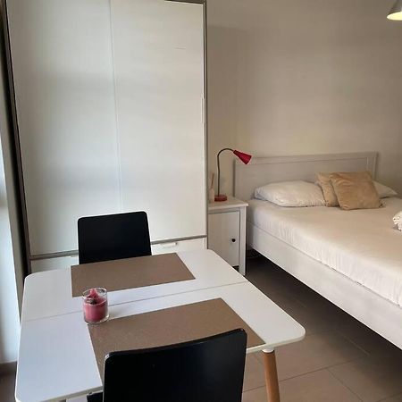 Joli Studio Confortable ! Prilly エクステリア 写真