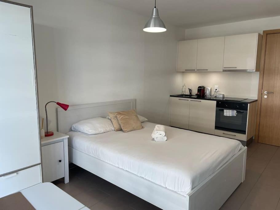 Joli Studio Confortable ! Prilly エクステリア 写真